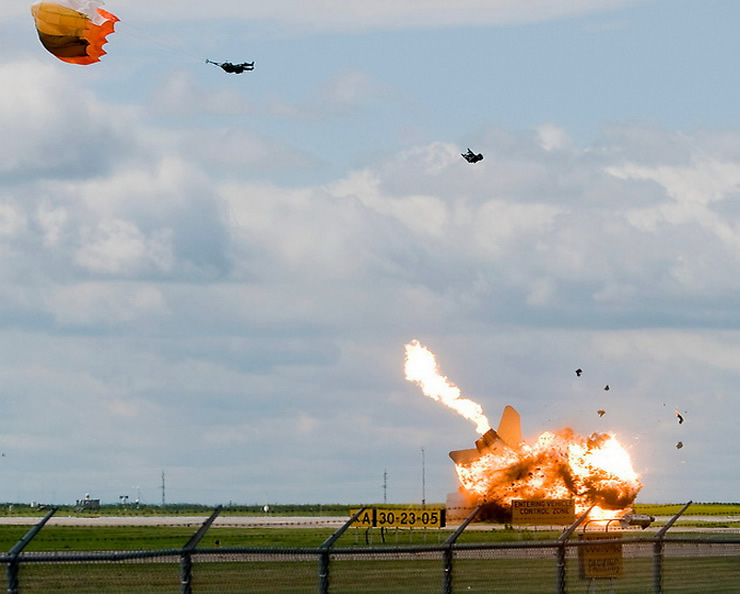 air show crash disaster picture