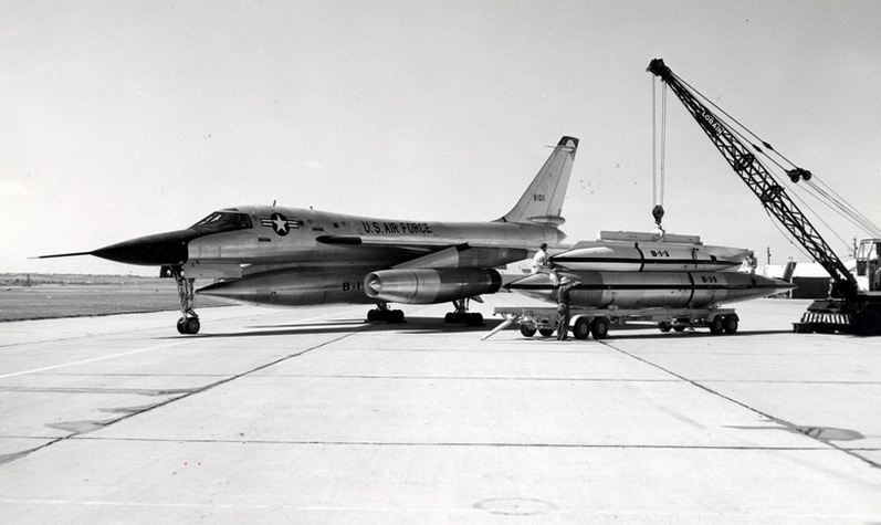 b58 aircraft and bombs