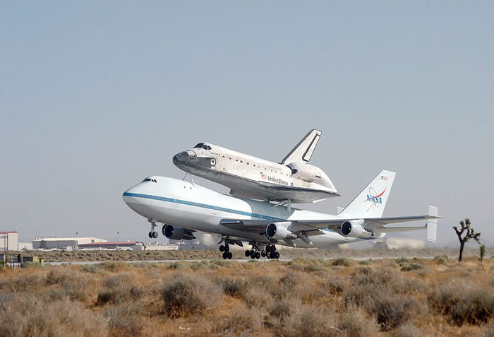boeing 747 modified to carry the US Space Shuttle NASA