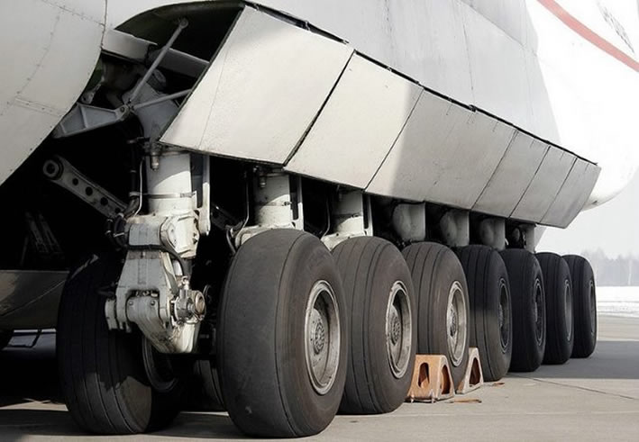 The antonov an-225s massive landing gear