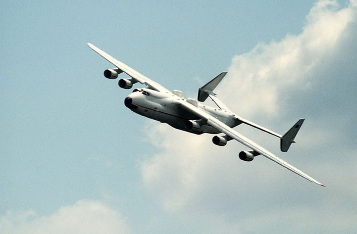 antonov an-225 in flight