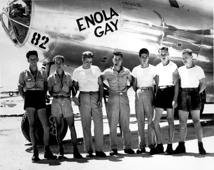 THE ENOLA GAY B-29 CREW PHOTO