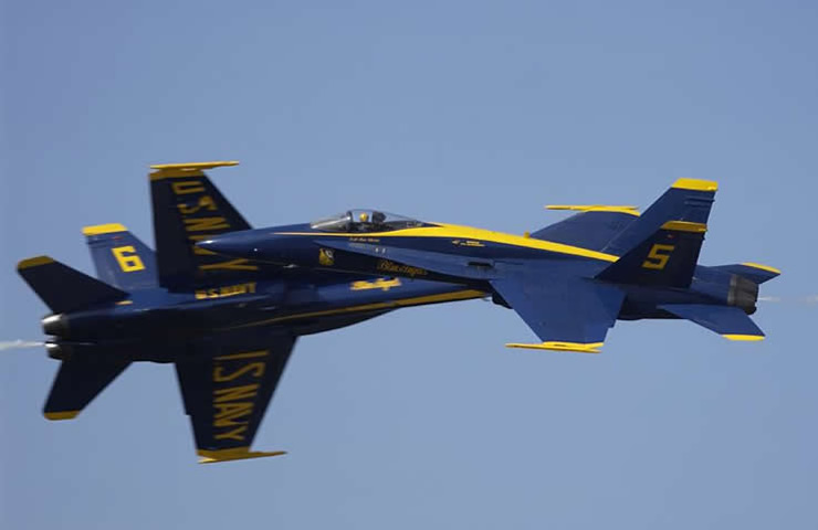 blue angels: F-18 High Speed Pass