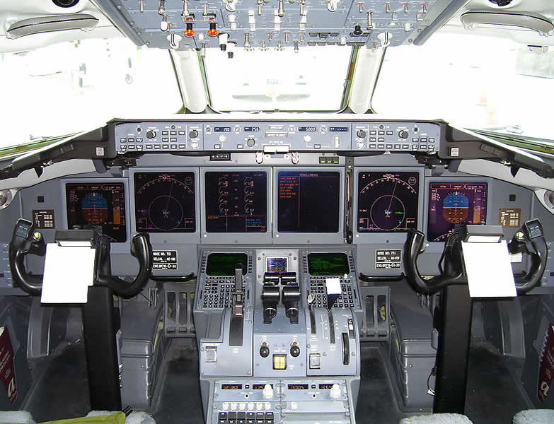 AirTran Boeing 717 Cockpit Photo