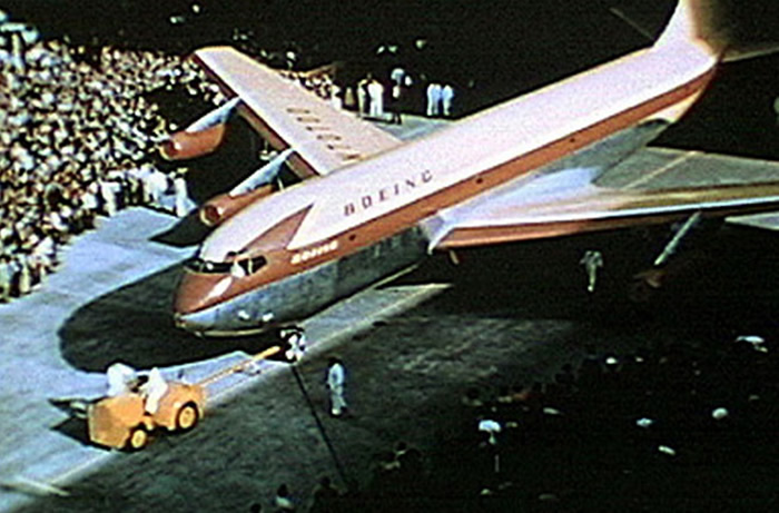 b707 roll out from boeing factory