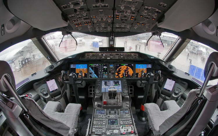 NEW Boeing 787 Dreamliner Cockpit Photo Image
