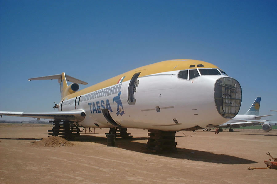 boeing 727 in aircraft boneyard Taesa Airlines of Mexico