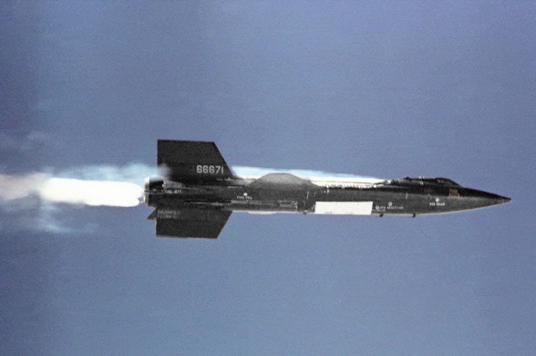 North American X-15 NASA USAF Experimental Jet Aircraft Flying