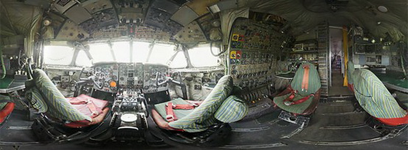 Comet 360 view of the cockpit